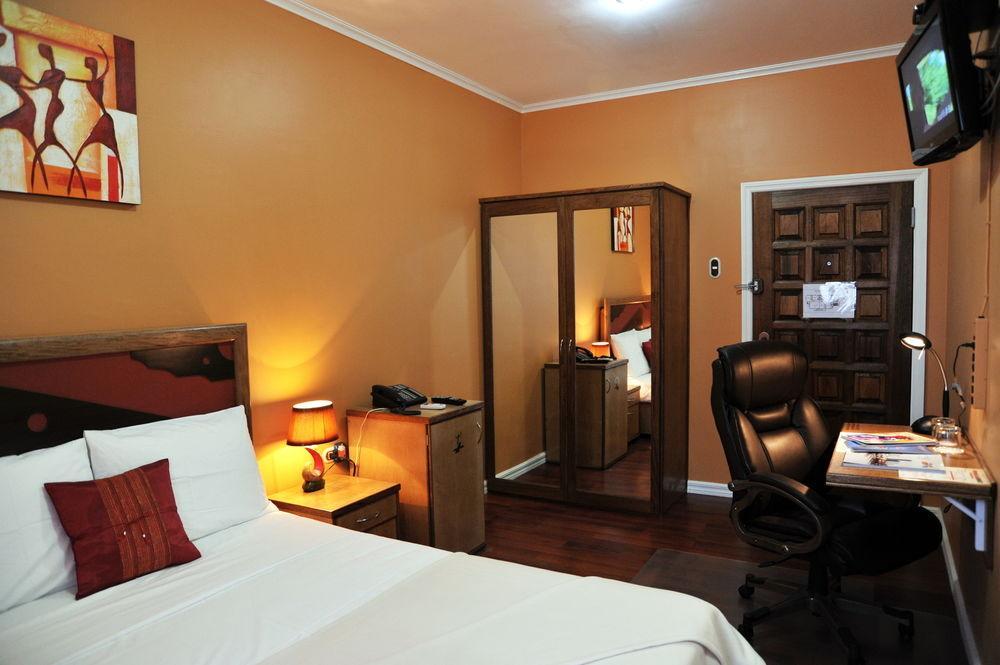Culture Crossroads Inn Port of Spain Exteriör bild