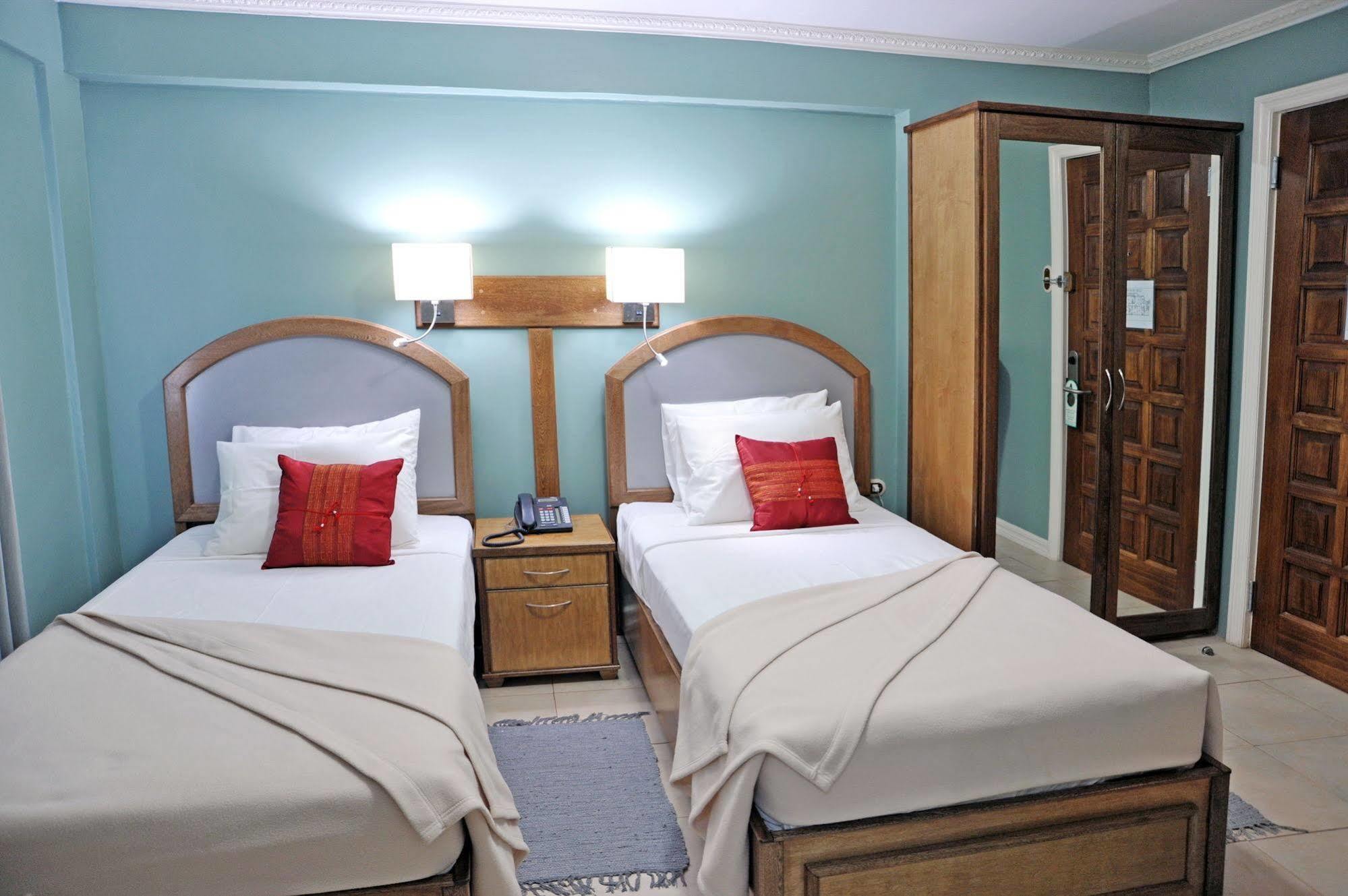 Culture Crossroads Inn Port of Spain Exteriör bild